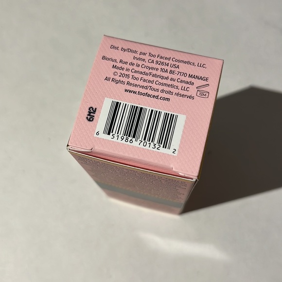 Too Faced Born This Way Foundation in Vanilla Full Sized - Picture 5 of 5